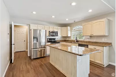 4635 S 2950 W, Roy, UT 84067 - Photo 15