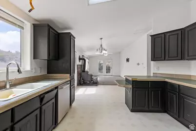 421 W Larson Rd, Vernon, UT 84080 - Photo 7