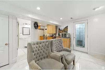 1910 E Fort Union Blvd, Cottonwood Heights, UT 84121 - Photo 15