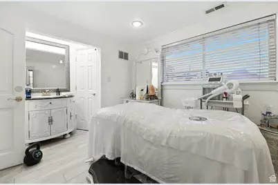 1910 E Fort Union Blvd, Cottonwood Heights, UT 84121 - Photo 7