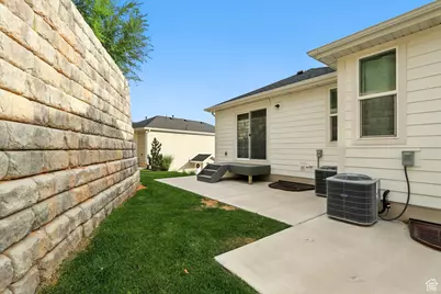 630 S Plum Creek Ln, Ogden, UT 84404 - Photo 5