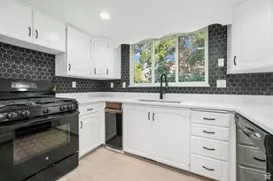 8965 S Quail Run Dr E, Sandy, UT 84093 - Photo 19