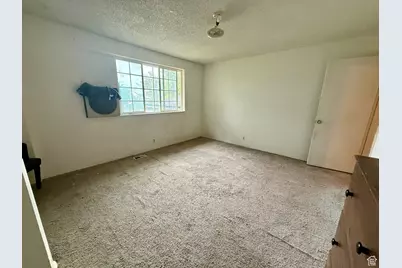 5242 S Hamlet Cir, Kearns, UT 84118 - Photo 25