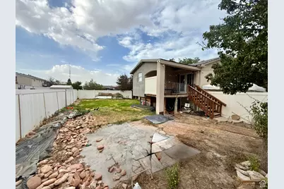 5242 S Hamlet Cir, Kearns, UT 84118 - Photo 33