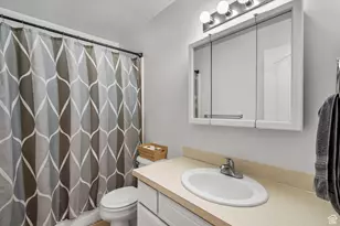 1027 E Sara Ln S, Ogden, UT 84404 - Photo 15