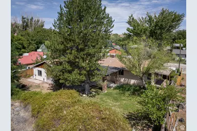 709 W Bartlett Cir, Moab, UT 84532 - Photo 17