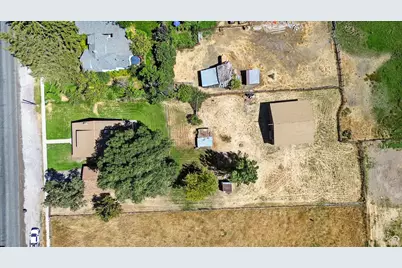 325 W 300 N, Hyrum, UT 84319 - Photo 43