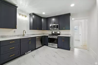 325 W 300 N, Hyrum, UT 84319 - Photo 3