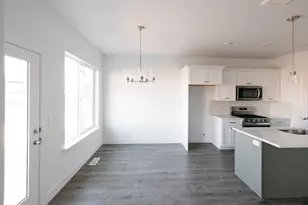 822 N Pugh Ln, Saratoga Springs, UT 84045 - Photo 3