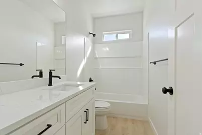 20 E 200 S, Santaquin, UT 84655 - Photo 25