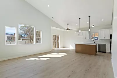 20 E 200 S, Santaquin, UT 84655 - Photo 9