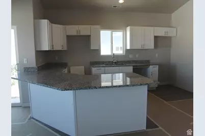 20 E 200 S, Santaquin, UT 84655 - Photo 5