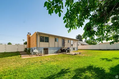 777 W 300 N, Clearfield, UT 84015 - Photo 27