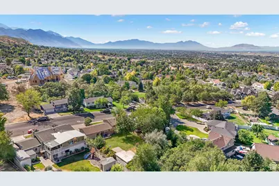 1085 E Grove Creek Dr N, Pleasant Grove, UT 84062 - Photo 5