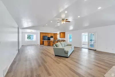 246 W Golden Harvest Rd, Draper, UT 84020 - Photo 5