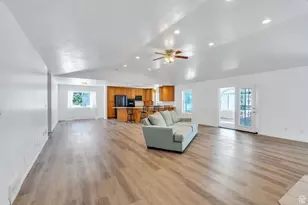 246 W Golden Harvest Rd, Draper, UT 84020 - Photo 5