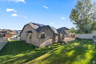 7875 N Brookwood Dr, Eagle Mountain, UT 84005 - Photo 29