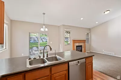 7875 N Brookwood Dr, Eagle Mountain, UT 84005 - Photo 11