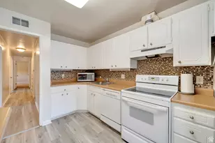 2203 E Carriage Ln S, Holladay, UT 84117 - Photo 5