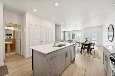 937 W Sunspear Dr S, Saratoga Springs, UT 84045 - Photo 9