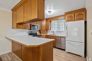 553 N 200 W, Bountiful, UT 84010 - Photo 7