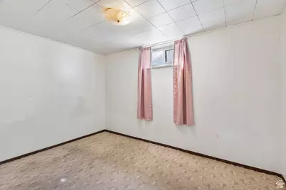 4360 S 275 W, Washington Terrace, UT 84405 - Photo 13