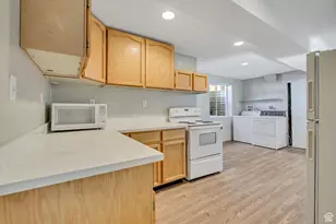 608 E 8800 S, Sandy, UT 84070 - Photo 25