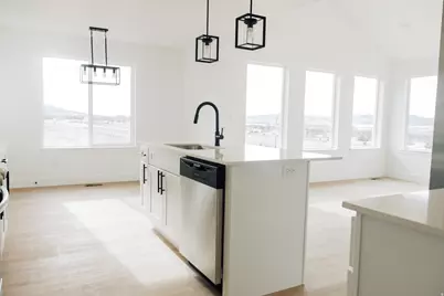 286 E 1500 N, Nephi, UT 84648 - Photo 7