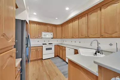 375 E 9th Ave, Salt Lake City, UT 84103 - Photo 9
