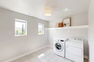 37 E Meadow Lark Ln, Elk Ridge, UT 84651 - Photo 9