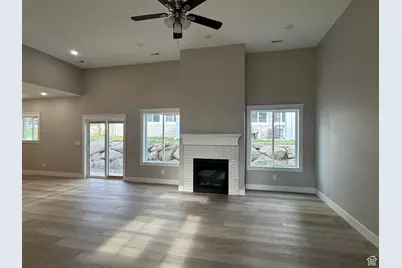 1870 N Valley View Dr #201, Layton, UT 84040 - Photo 9