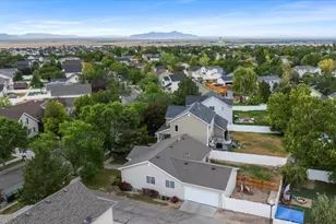 1558 N Durocher Ln, Tooele, UT 84074 - Photo 23