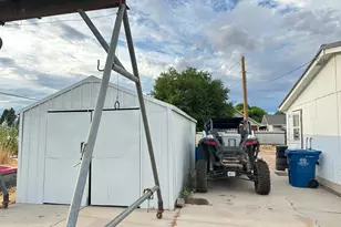 190 W 400 S, Fillmore, UT 84631 - Photo 23