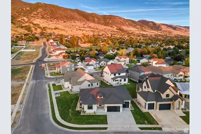581 W Summerhill Ln N, Centerville, UT 84014 - Photo 33