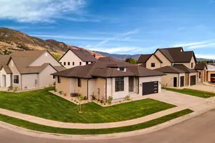 581 W Summerhill Ln N, Centerville, UT 84014 - Photo 3