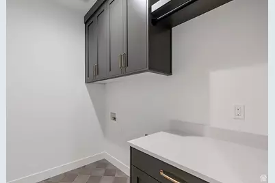 581 W Summerhill Ln N, Centerville, UT 84014 - Photo 15