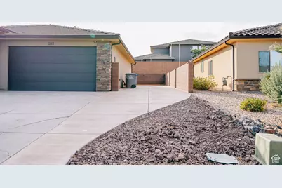 5887 S Desert Crest Dr, Saint George, UT 84790 - Photo 9