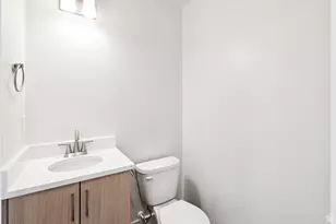 1615 N Angel St, Layton, UT 84041 - Photo 9