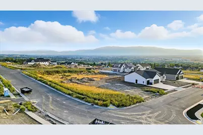 894 E 130 N #17, Hyde Park, UT 84318 - Photo 1