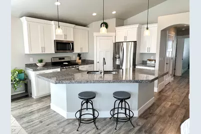 278 E Briarwood Ln, Stansbury Park, UT 84074 - Photo 5