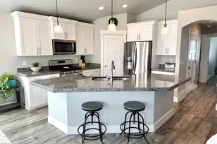 278 E Briarwood Ln, Stansbury Park, UT 84074 - Photo 5