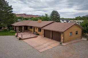 2720 Bench Rd E, Moab, UT 84532 - Photo 11