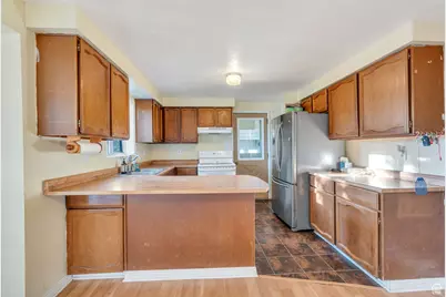 595 S 100 St E, Fountain Green, UT 84632 - Photo 17