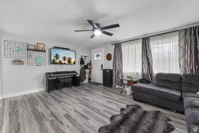 955 E Flonette Ave, Spanish Fork, UT 84660 - Photo 9