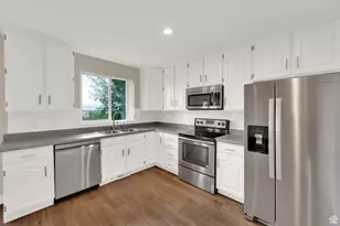 10207 N Cottonwood Dr, Cedar Hills, UT 84062 - Photo 9