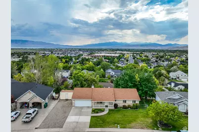 10207 N Cottonwood Dr, Cedar Hills, UT 84062 - Photo 27