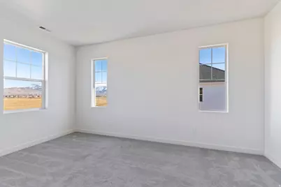 799 W Halvorsen Pkwy, Saratoga Springs, UT 84045 - Photo 9