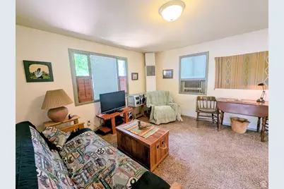 199 S 400 E, Moab, UT 84532 - Photo 5