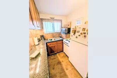 199 S 400 E, Moab, UT 84532 - Photo 9