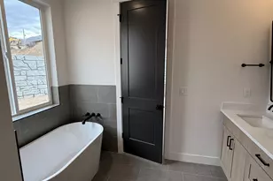 296 E 2050 S, Bountiful, UT 84010 - Photo 15